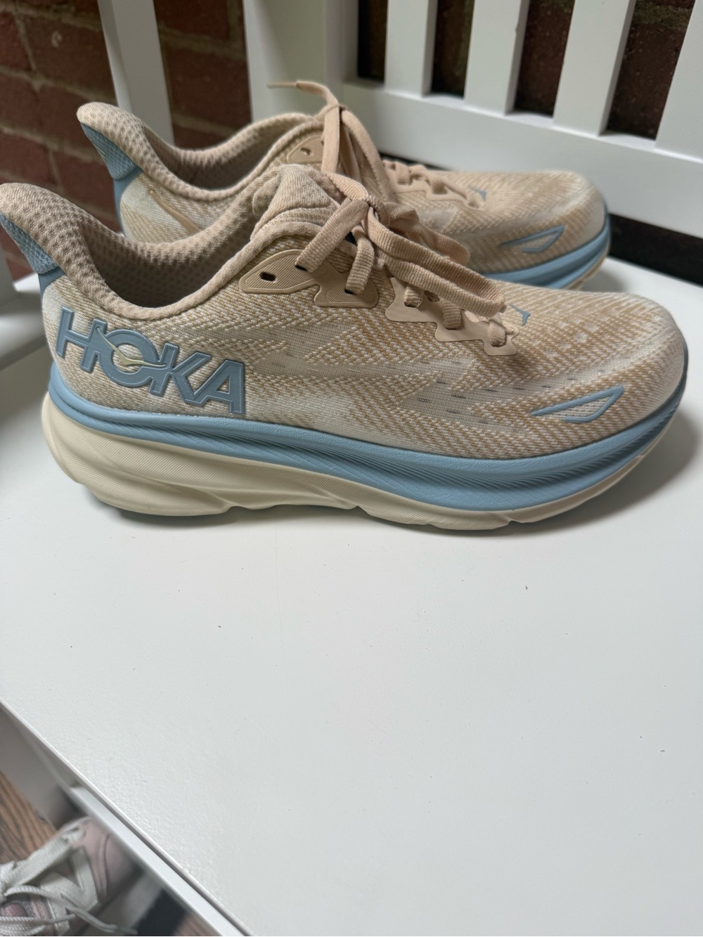 HOKA Women's Clifton 9 Running Shoes size 6.5